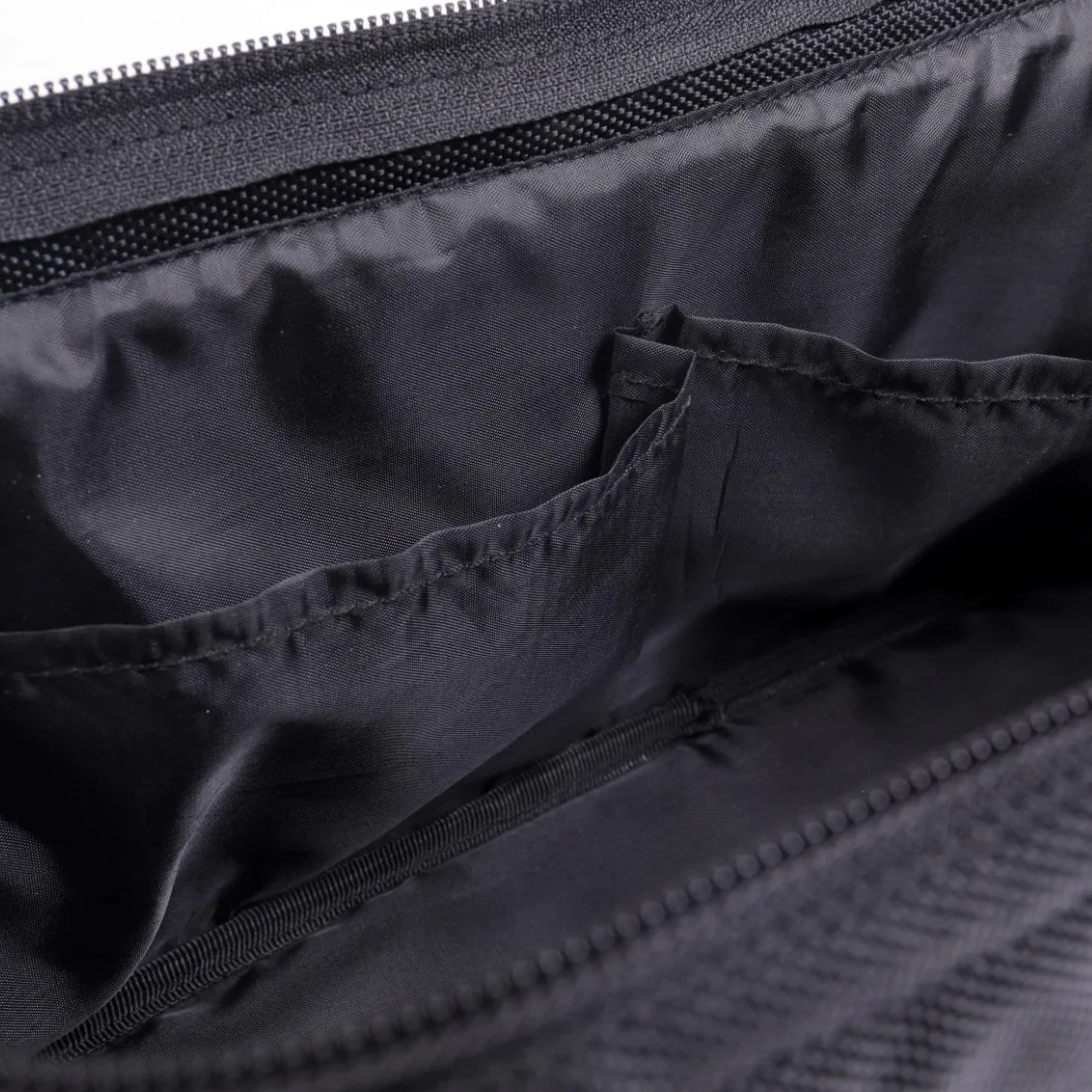 DELUXE Toiletry Pouch